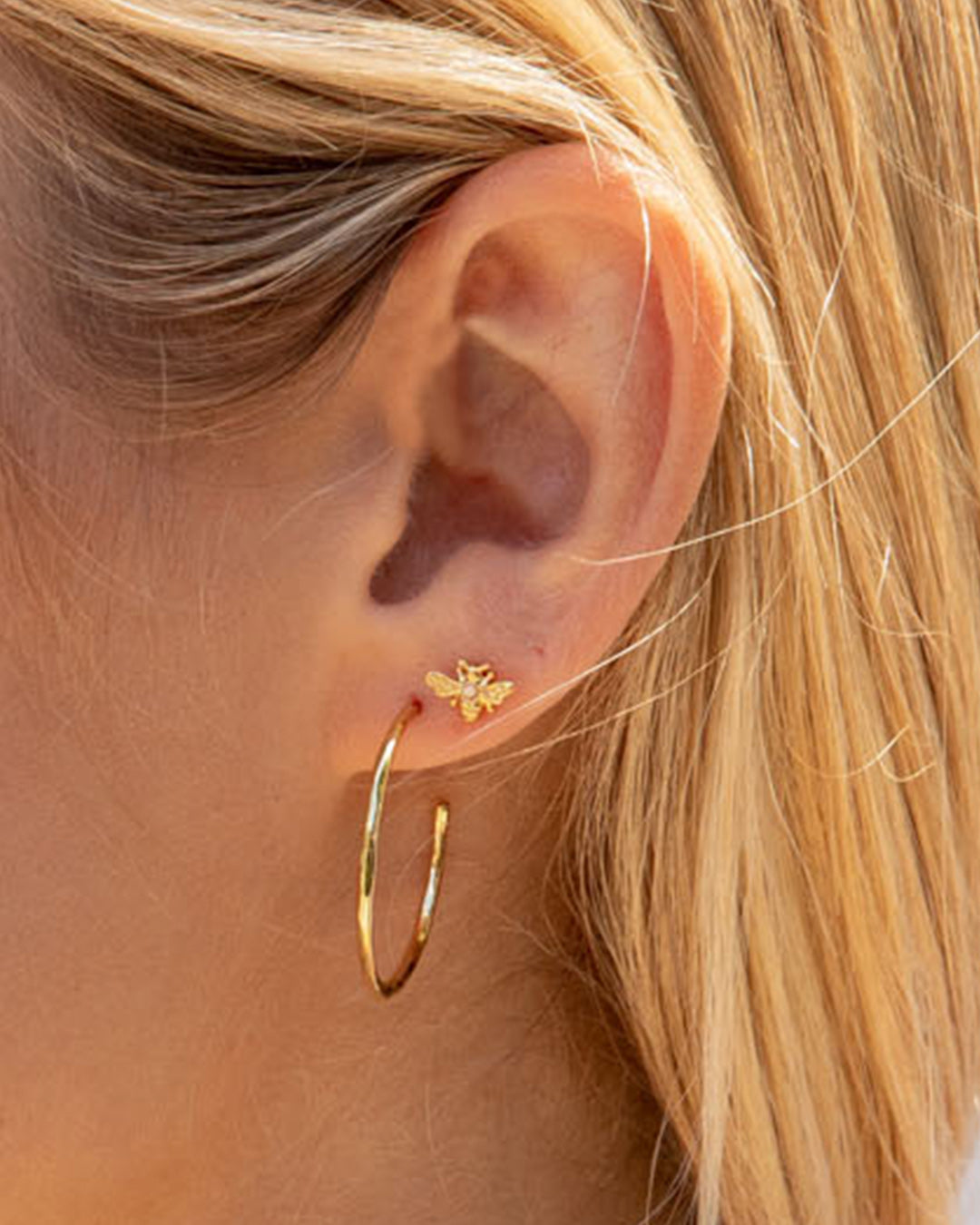 Alternative view of Bee Single Stud