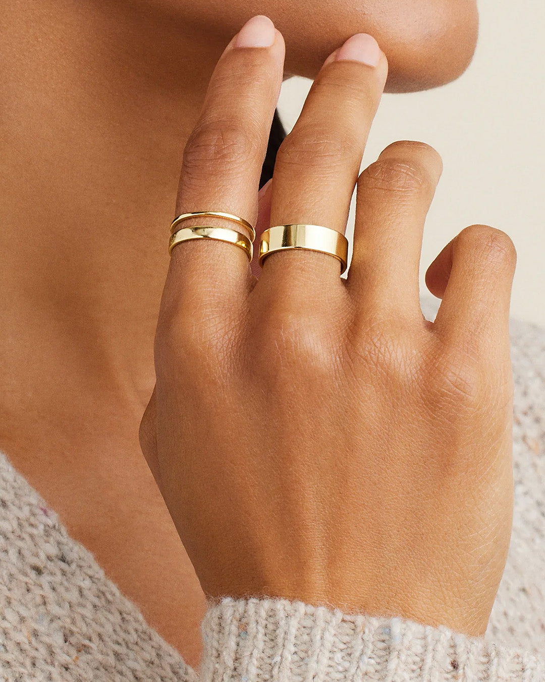 Alternative view of Rose Ring Set