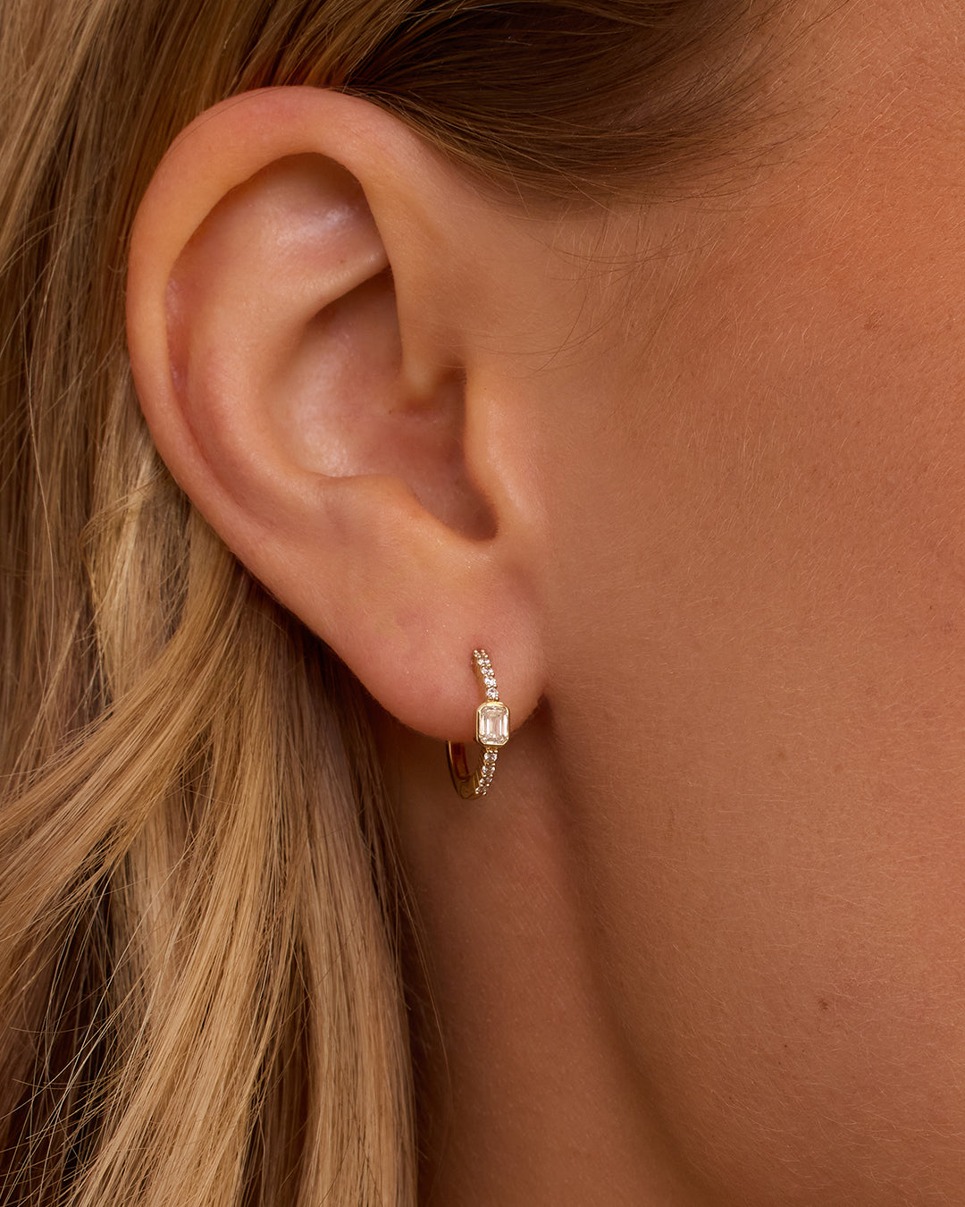 Alternative view of Lab Grown Diamond Emerald Single Huggie