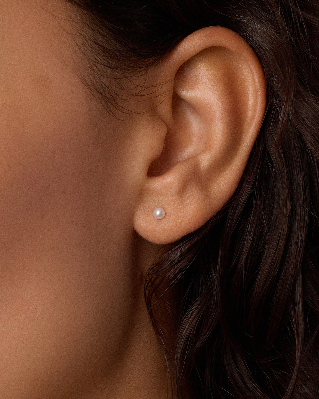 Alternative view of Pearl Flat Back Studs