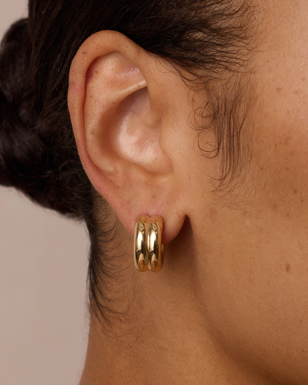 Alternative view of Lou Stacked Huggies