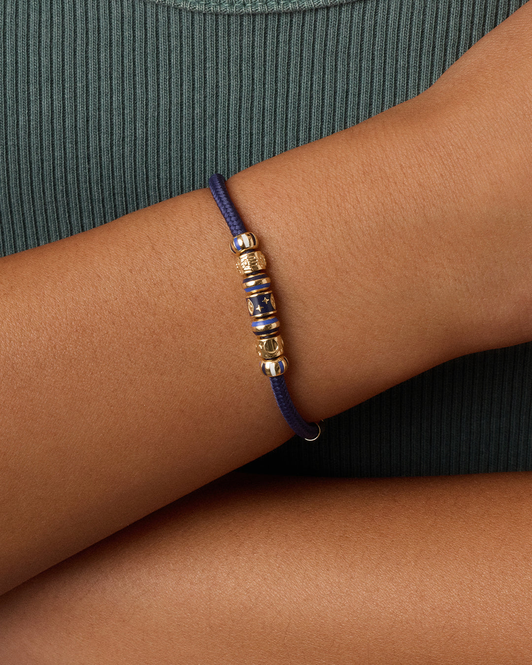 Alternative view of Good Vibrations Paracord Bracelet